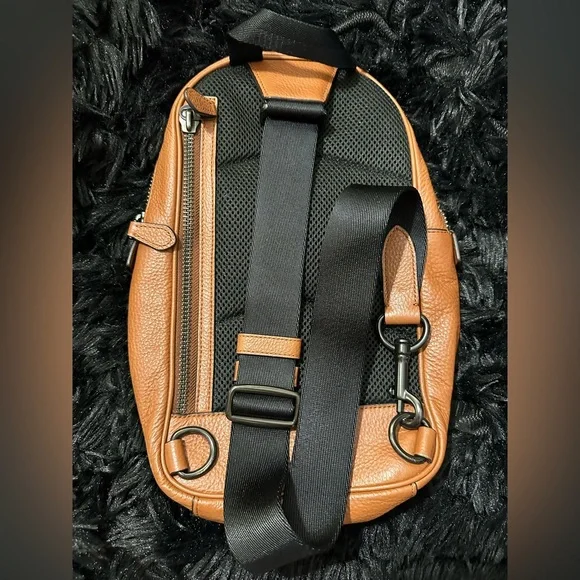 Like New Coach Metropolitan Sling Leather Bag - Picture 4 of 13